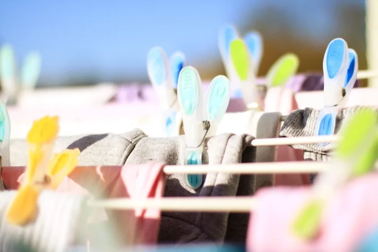 Sušák s vypraným pradlem