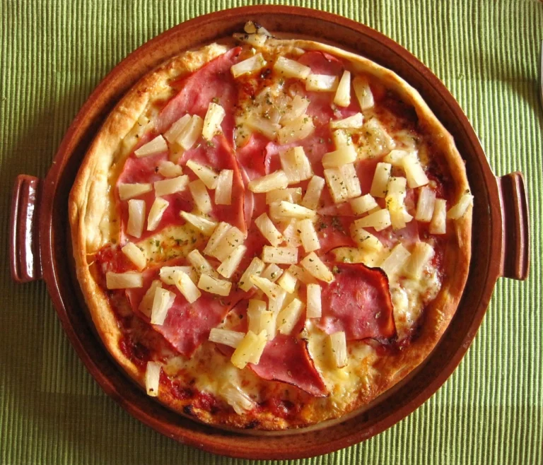 Pizza Hawaii Pizza s ananasem